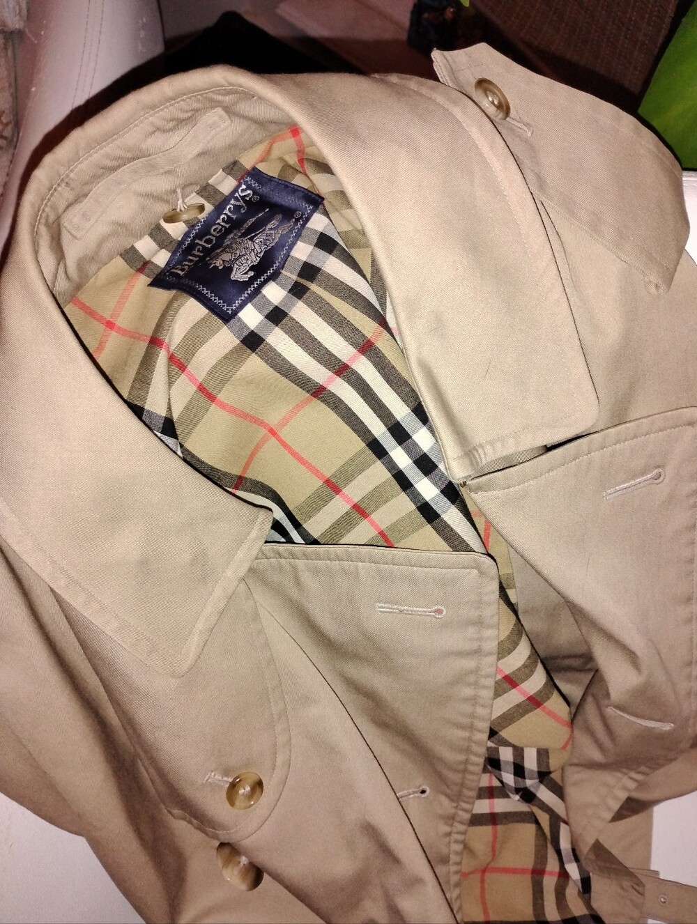 Vintage Burberry's Honey Beige Castleford Double-Breasted Trench Coat - Picture 10 of 10